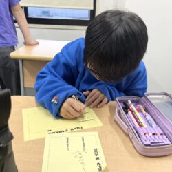 集中力が光る、そろばん教室の現在